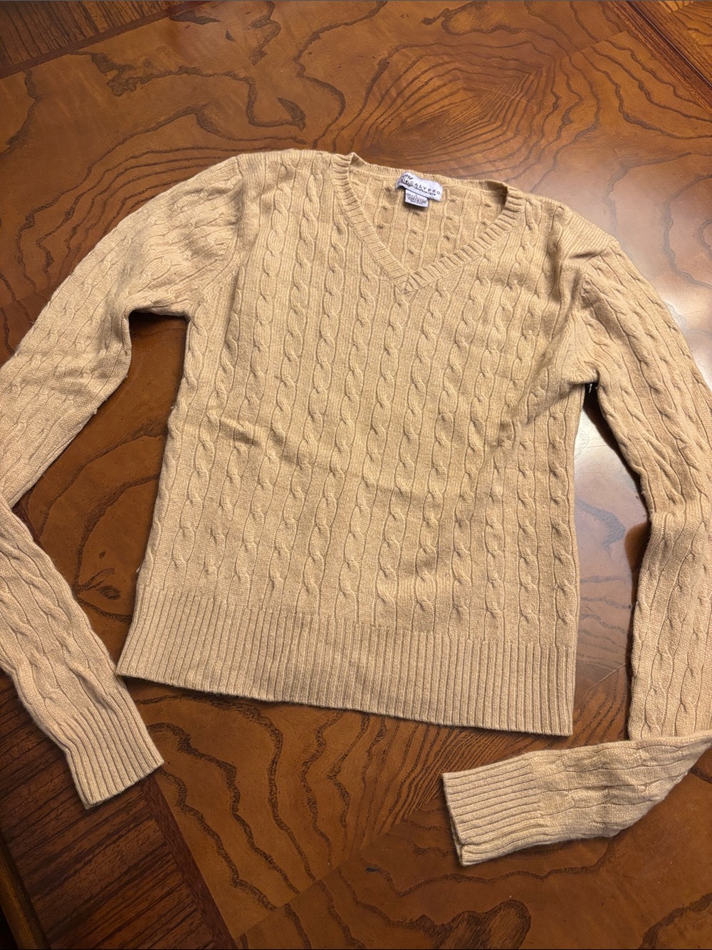 Calypso Camel Cable-Knit Cashmere V-Neck Sweater Small